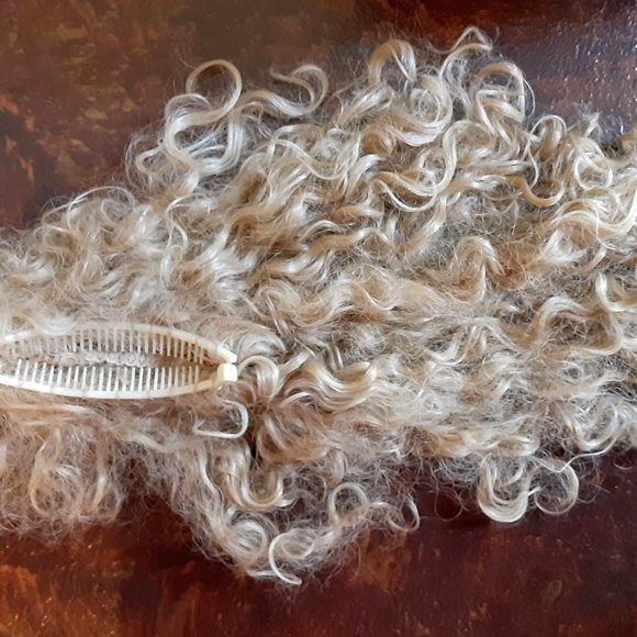 "PONY-TAIL WIG"  BLOND (Style: BONNIE) - Picture 7 of 7